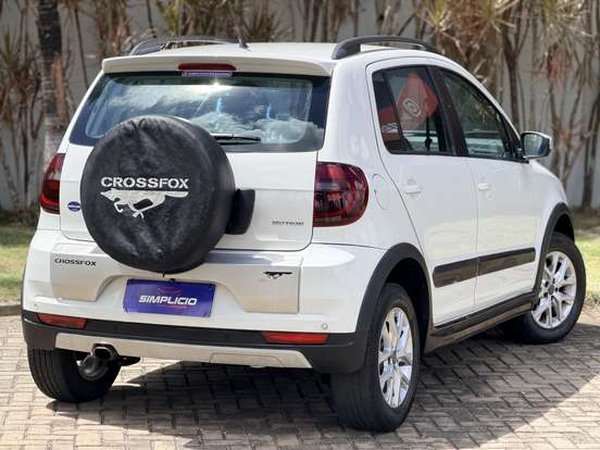 VOLKSWAGEN-CROSSFOX-1.6 MI FLEX 8V 4P AUTOMATIZADO VOLKSWAGEN-CROSSFOX-2013