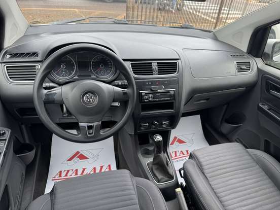 VOLKSWAGEN-CROSSFOX-2010