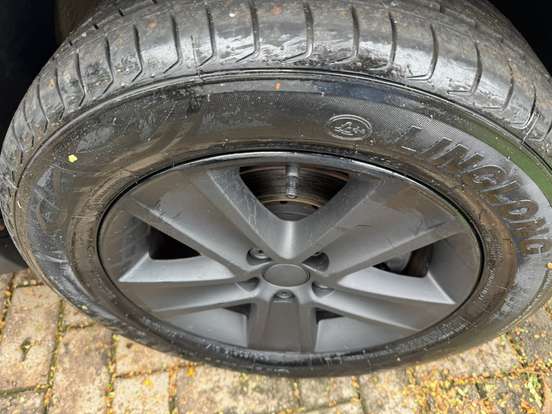 VOLKSWAGEN-CROSSFOX-2010