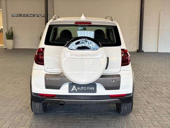 VOLKSWAGEN-CROSSFOX-2011