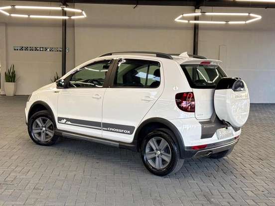VOLKSWAGEN-CROSSFOX-1.6 MI FLEX 8V 4P MANUAL VOLKSWAGEN-CROSSFOX-2011
