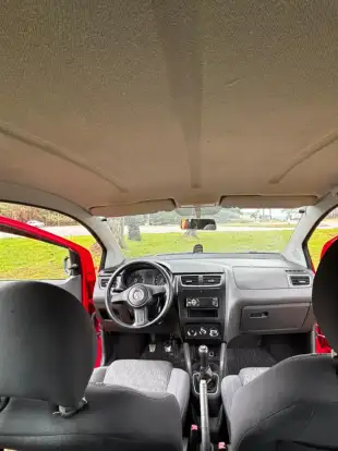 VOLKSWAGEN-FOX-2012