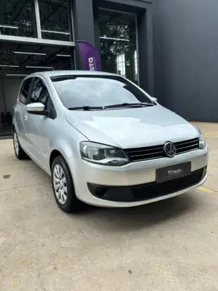 VOLKSWAGEN-FOX-2012