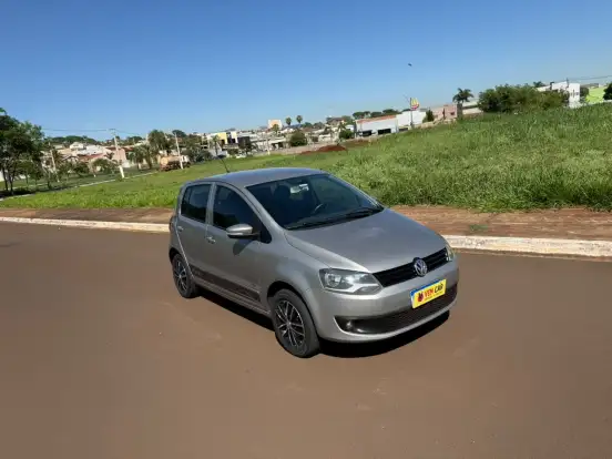 VOLKSWAGEN-FOX-2010