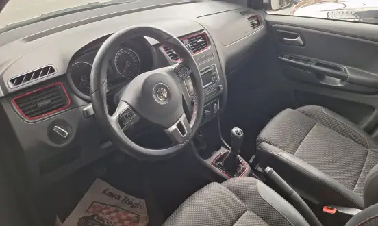VOLKSWAGEN-FOX-2014