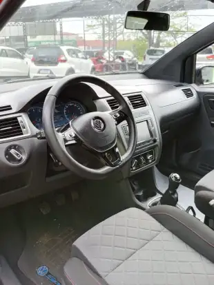 VOLKSWAGEN-FOX-2019