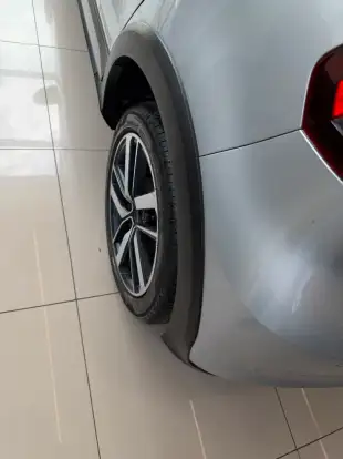 VOLKSWAGEN-FOX-2019
