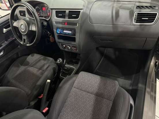 VOLKSWAGEN-FOX-2013