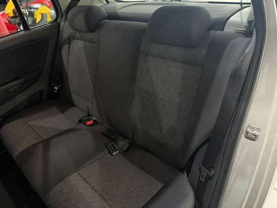 VOLKSWAGEN-FOX-2013