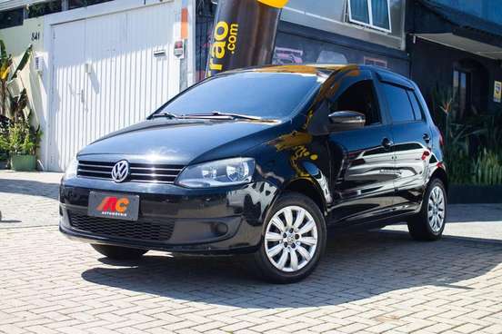 VOLKSWAGEN-FOX-2014