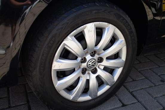 VOLKSWAGEN-FOX-2014