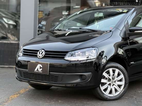 VOLKSWAGEN-FOX-2012