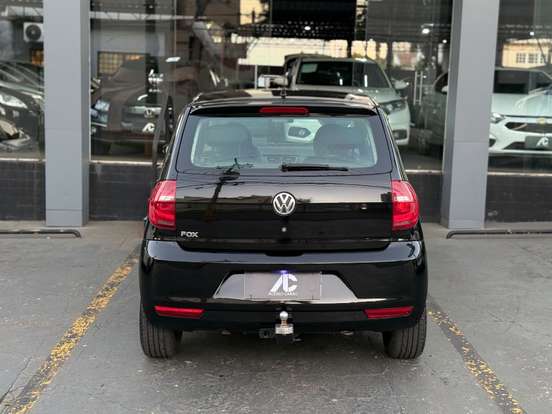 VOLKSWAGEN-FOX-2012