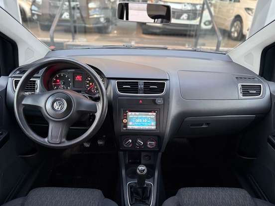 VOLKSWAGEN-FOX-2012