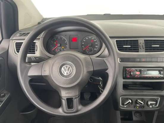VOLKSWAGEN-FOX-1.0 MI 8V FLEX 4P MANUAL VOLKSWAGEN-FOX-2014