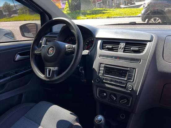 VOLKSWAGEN-FOX-2013