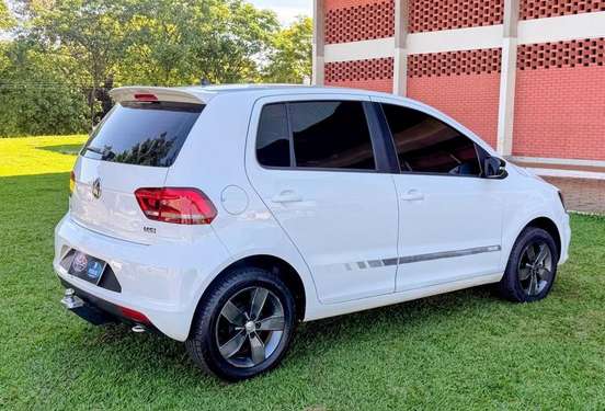 VOLKSWAGEN-FOX-2016