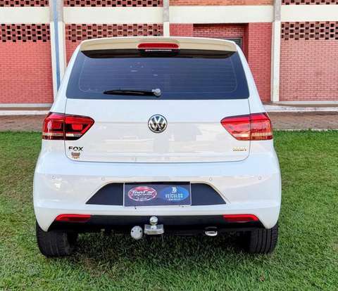 VOLKSWAGEN-FOX-2016