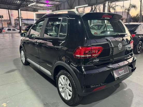 VOLKSWAGEN-FOX-1.0 MPI TRACK 12V FLEX 4P MANUAL VOLKSWAGEN-FOX-2015