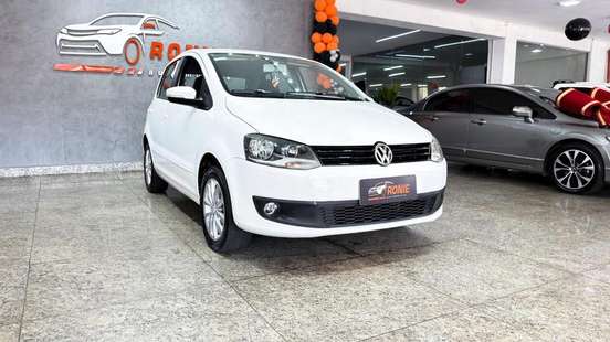 VOLKSWAGEN-FOX-2014