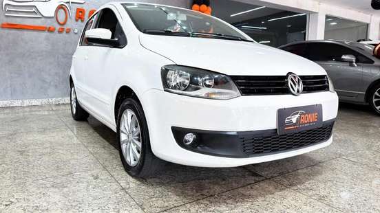 VOLKSWAGEN-FOX-2014