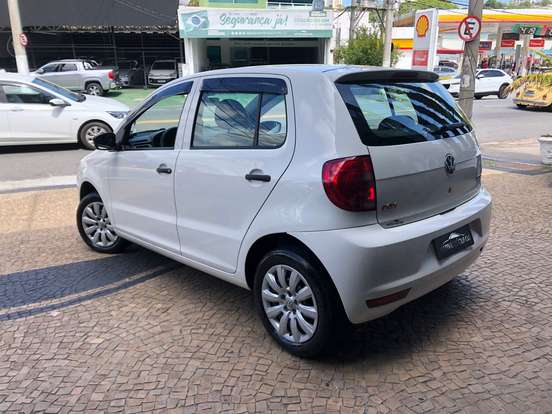 VOLKSWAGEN-FOX-1.6 MI 8V FLEX 4P AUTOMATIZADO VOLKSWAGEN-FOX-2014