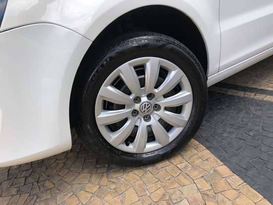 VOLKSWAGEN-FOX-1.6 MI 8V FLEX 4P AUTOMATIZADO VOLKSWAGEN-FOX-2014