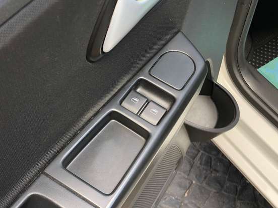 VOLKSWAGEN-FOX-2014