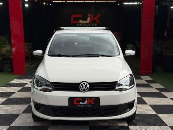VOLKSWAGEN-FOX-2014