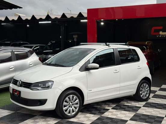 VOLKSWAGEN-FOX-2014