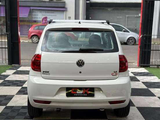 VOLKSWAGEN-FOX-2014