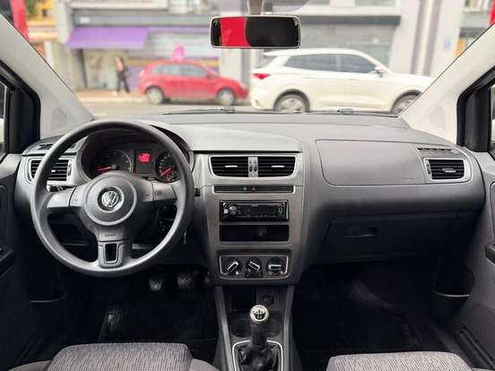 VOLKSWAGEN-FOX-2014
