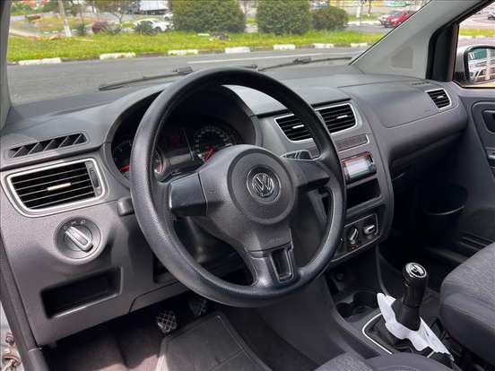 VOLKSWAGEN-FOX-2014