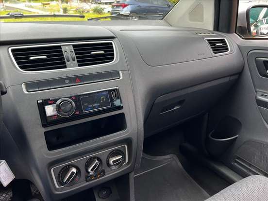 VOLKSWAGEN-FOX-1.6 MI 8V FLEX 4P MANUAL VOLKSWAGEN-FOX-2014