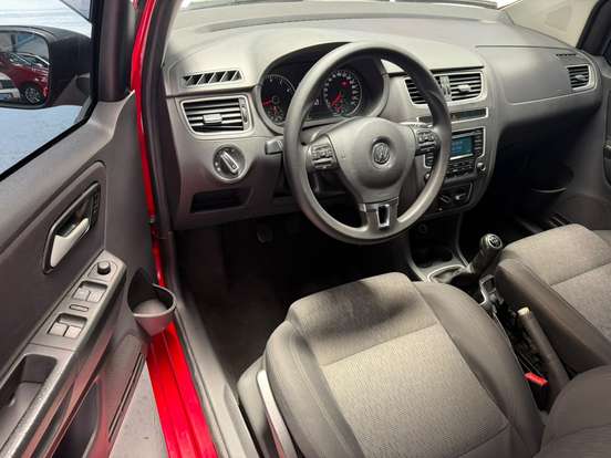 VOLKSWAGEN-FOX-1.6 MI 8V FLEX 4P MANUAL VOLKSWAGEN-FOX-2014