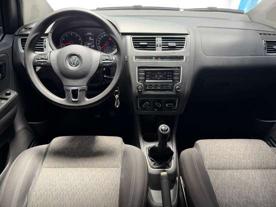 VOLKSWAGEN-FOX-2014