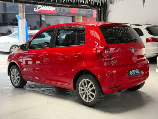 VOLKSWAGEN-FOX-2014