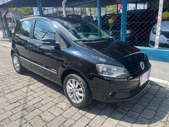 VOLKSWAGEN-FOX-2014