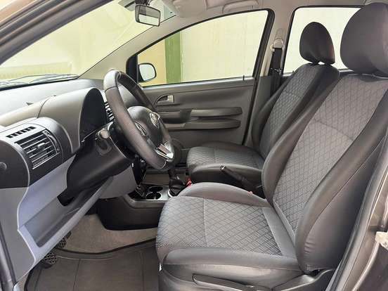 VOLKSWAGEN-FOX-2009
