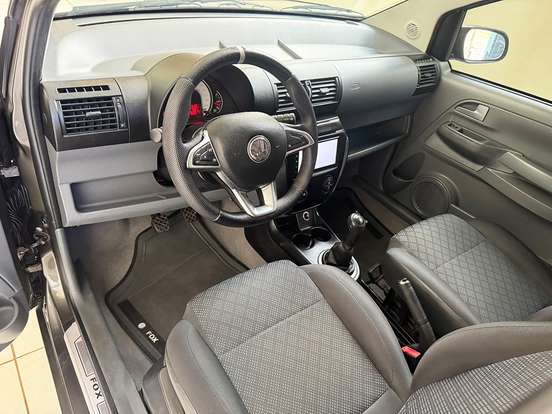 VOLKSWAGEN-FOX-1.6 MI PLUS 8V FLEX 4P MANUAL VOLKSWAGEN-FOX-2009