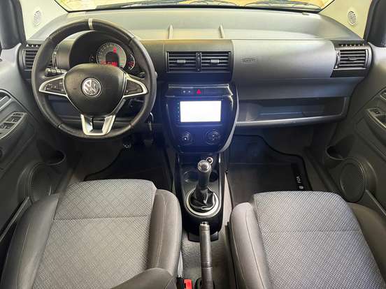 VOLKSWAGEN-FOX-1.6 MI PLUS 8V FLEX 4P MANUAL VOLKSWAGEN-FOX-2009
