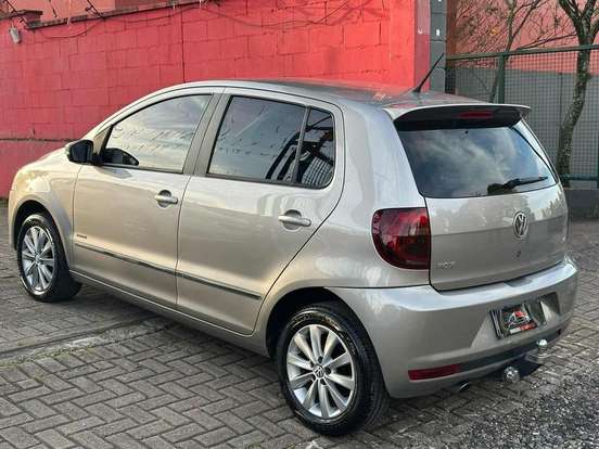 VOLKSWAGEN-FOX-2011