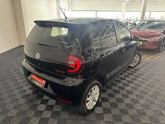 VOLKSWAGEN-FOX-2013