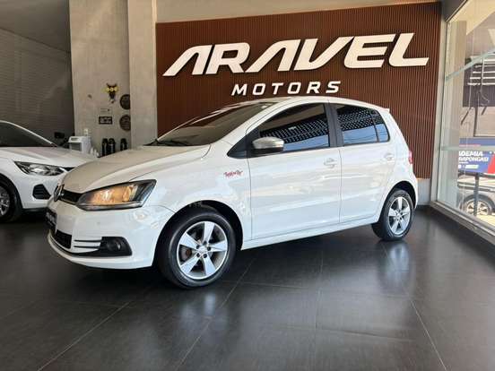 VOLKSWAGEN-FOX-1.6 MI ROCK IN RIO 8V FLEX 4P MANUAL VOLKSWAGEN-FOX-2015