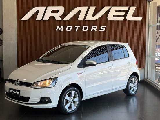 VOLKSWAGEN-FOX-1.6 MI ROCK IN RIO 8V FLEX 4P MANUAL VOLKSWAGEN-FOX-2015
