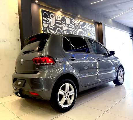 VOLKSWAGEN-FOX-2015