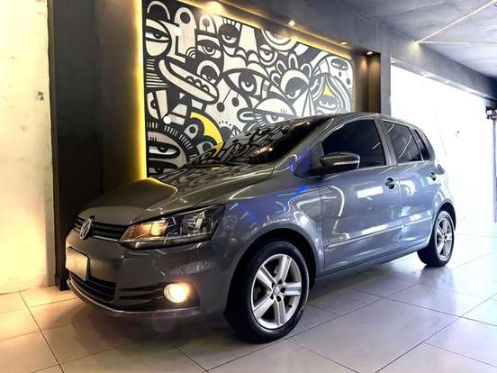 VOLKSWAGEN-FOX-2015