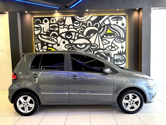 VOLKSWAGEN-FOX-2015