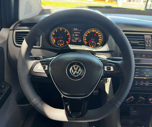 VOLKSWAGEN-FOX-1.6 MSI HIGHLINE 16V FLEX 4P MANUAL VOLKSWAGEN-FOX-2014