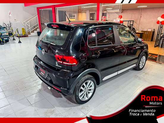 VOLKSWAGEN-FOX-2015